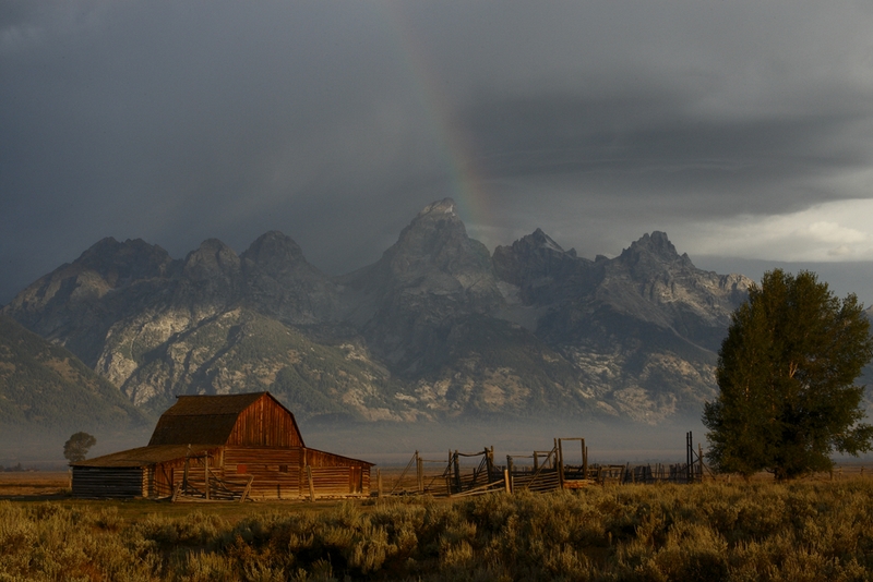 105 - MORMON BARN 2 - DEVINE BOB - united kingdom.jpg